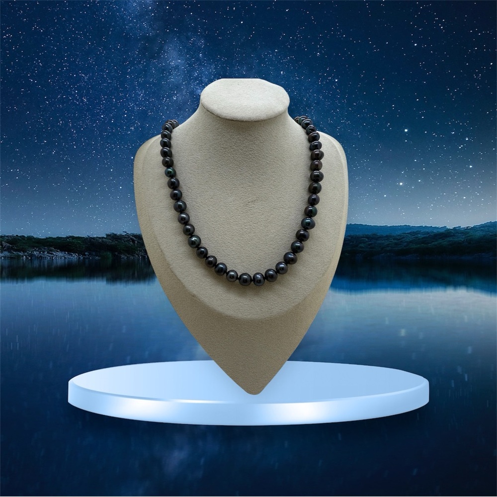 Elegant Black Pearl Necklace